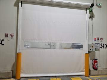 Installation d'une porte souple automatique à Trèbes