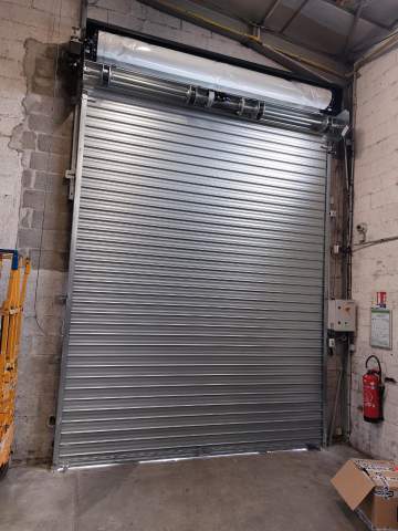 Installation de systèmes bi-portes sur un site de logistique à Toulouse.