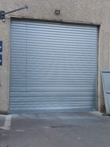 Installation de systèmes bi-portes sur un site de logistique à Toulouse.