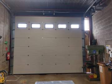 Pose de portes sectionnelles à Agen