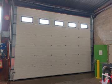 Pose de portes sectionnelles à Agen