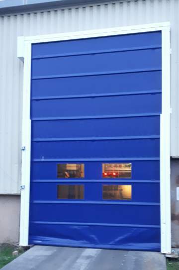 Installation d'une porte souple à empilement automatique à Toulouse