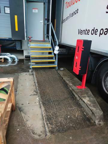 Installation d'une passerelle à Toulouse